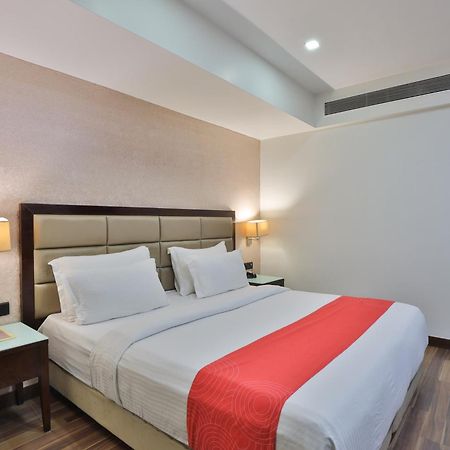 Krios Hotel - Near Sg Highway, Ахмедабад Екстериор снимка