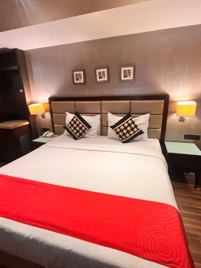 Krios Hotel - Near Sg Highway, Ахмедабад Екстериор снимка