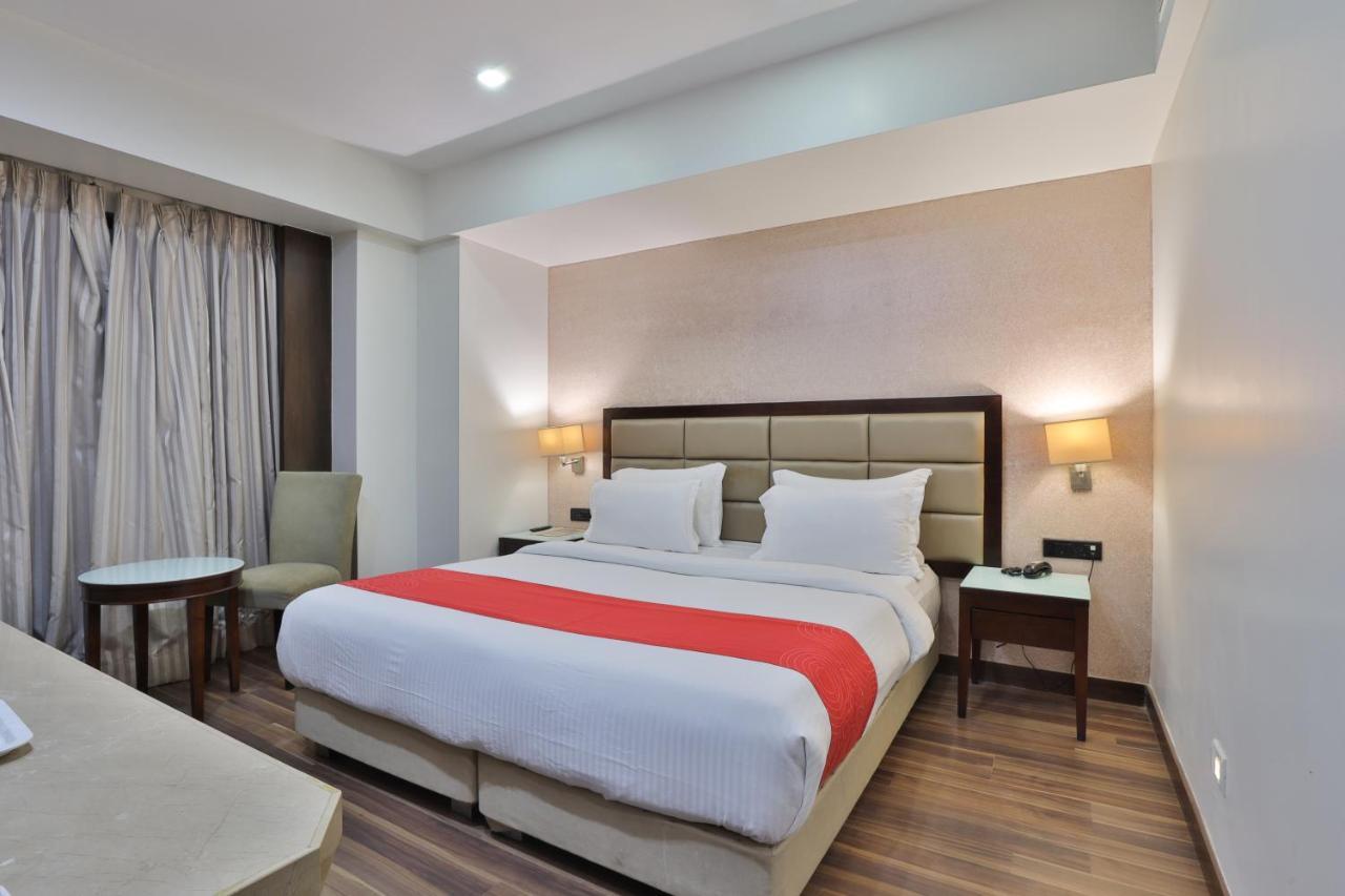 Krios Hotel - Near Sg Highway, Ахмедабад Екстериор снимка